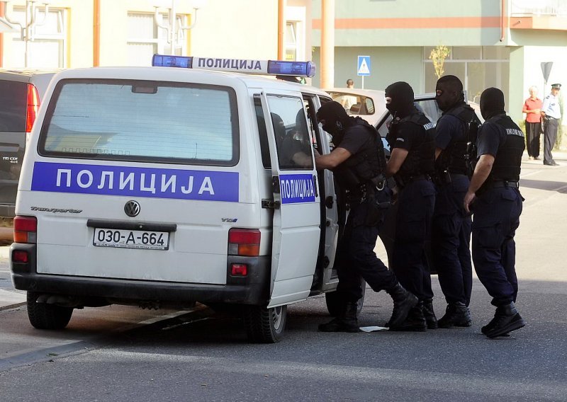 Osumnjičeno 6 osoba za šverc eksplozivom