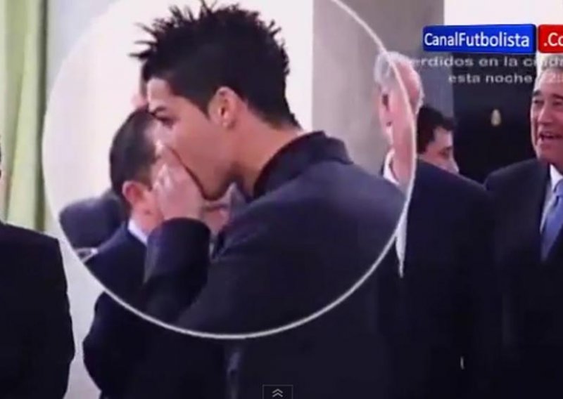 Pogledajte Ronaldove muke sa žvakačom