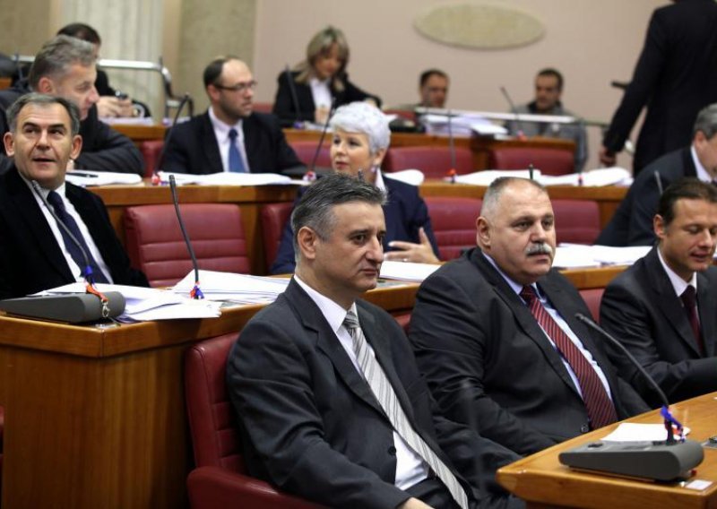 Parl't majority rejects initial opposition amendments to draft 2013 budget