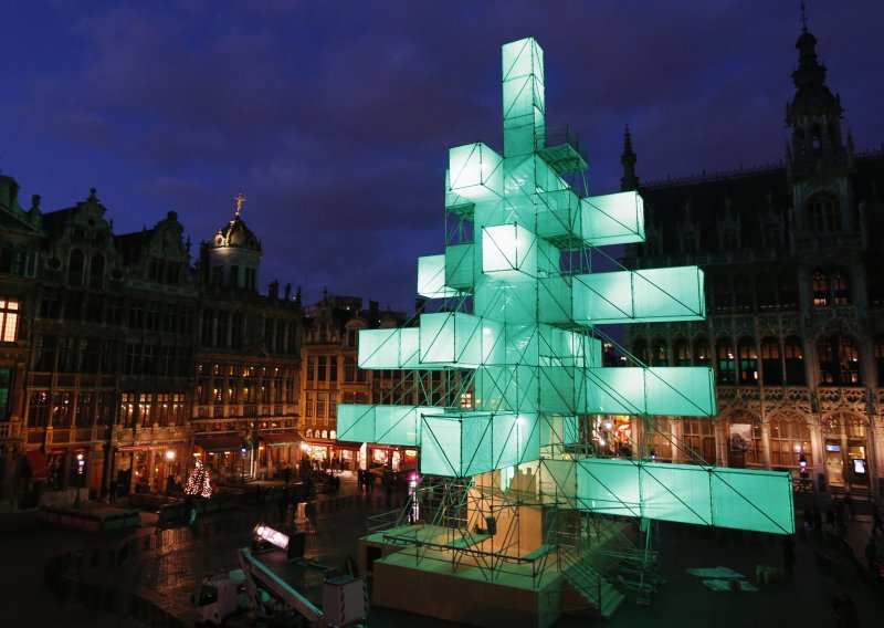 Moderno božićno drvce posvađalo Bruxelles
