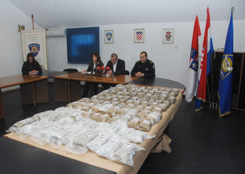 Na granici s Crnom Gorom zaplijenjeno 40 kg marihuane