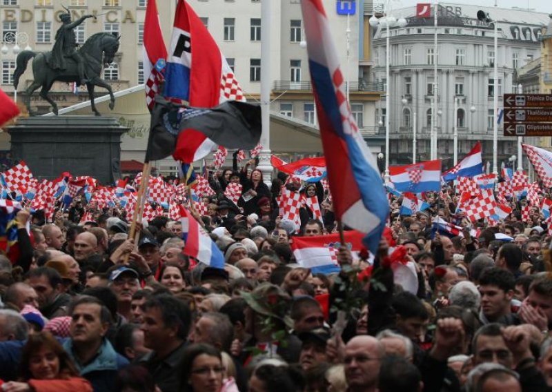 Tens of thousands waiting for acquitted generals in Zagreb