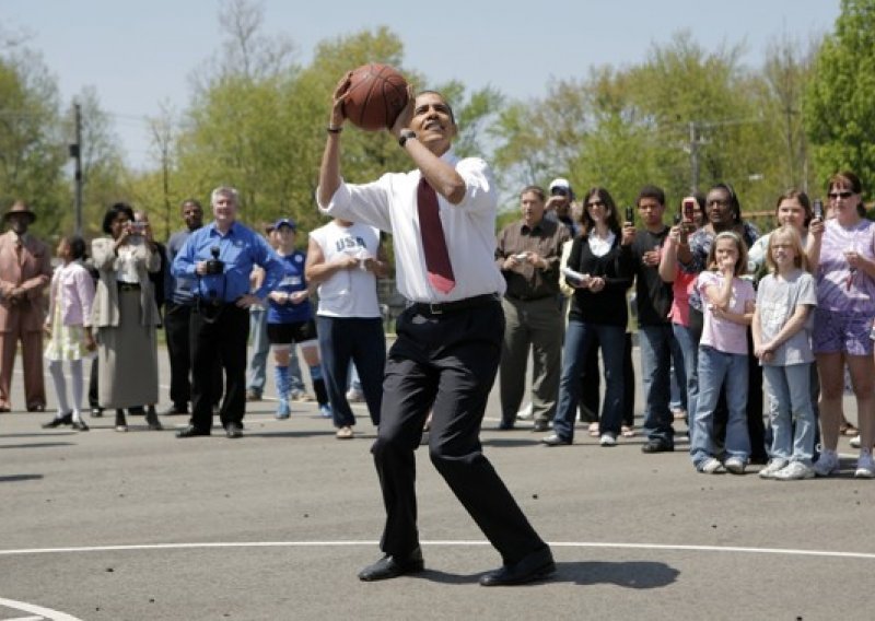 Obamin dan u Chicagu: Pizza, košarka, izbori