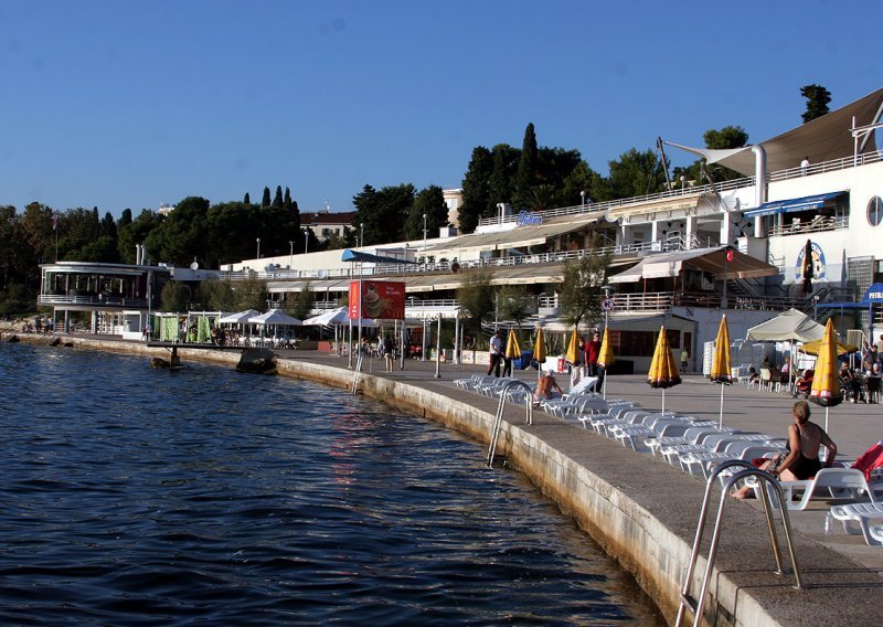 Nered i kaos na popularnoj plaži