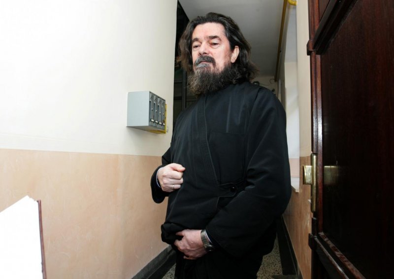 Bivši paroh Milenko Popović uzeo od Crkve tri milijuna kuna?