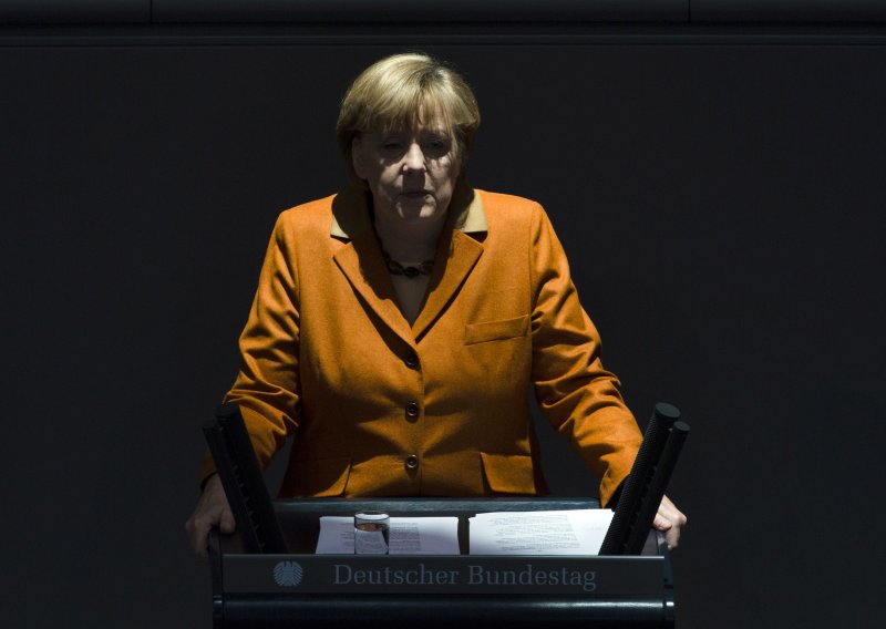 Žestoki okršaj Merkel i Steinbruecka