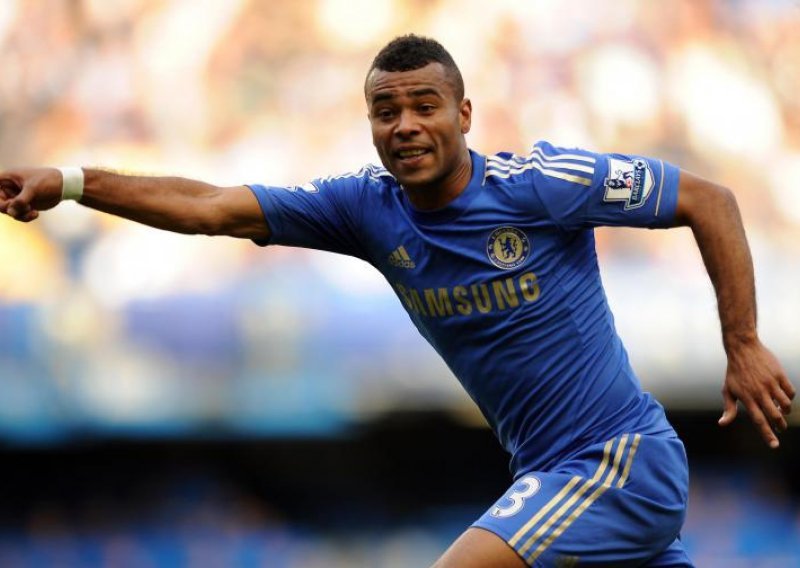 Ashley Cole u PSG-u za 185.000 tjedno?