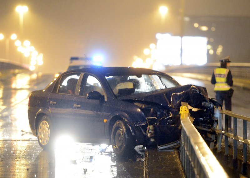 U prometu život izgubile dvije osobe