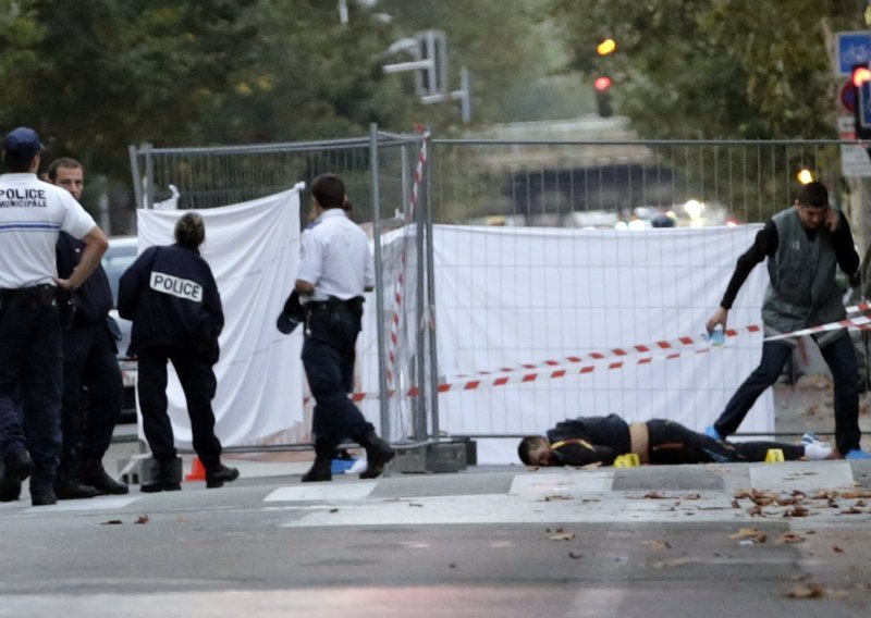 Francuska policija u istrazi islamista našla eksploziv