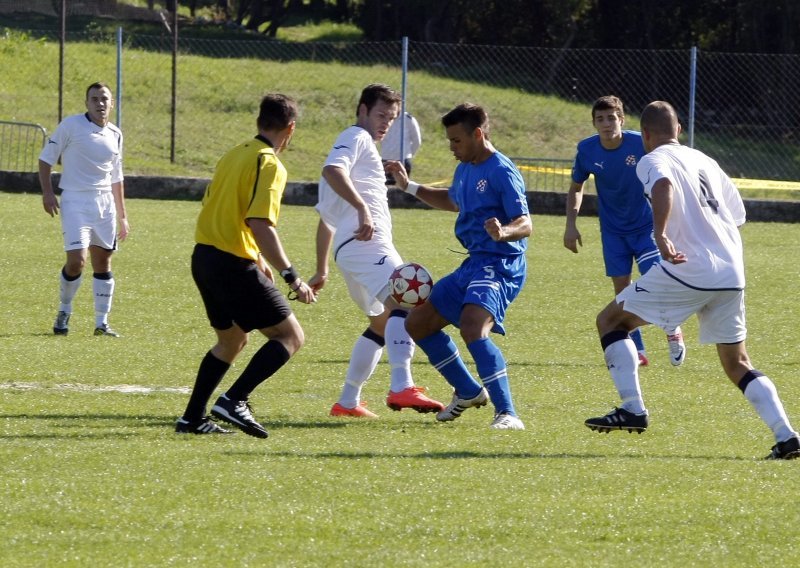 Dinamo lako protiv Vrsara, Krstanovićev hattrick