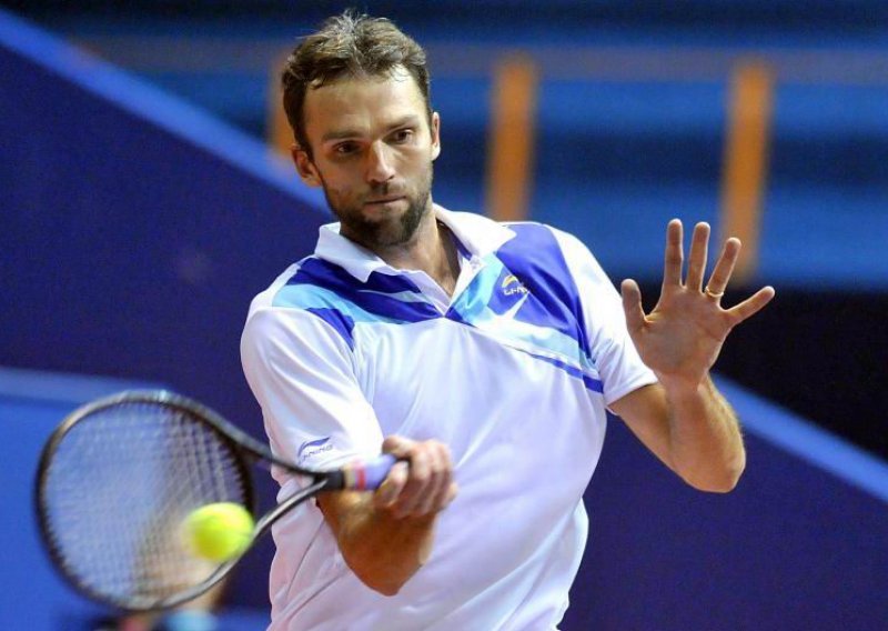 Mikhail Youzhny wins Zagreb Indoors title