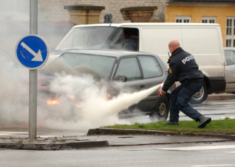 Torba s eksplozivom pronađena na ulici!