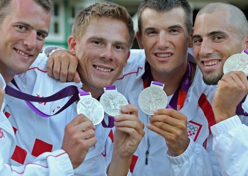 Damir Martin wins silver in men's single sculls