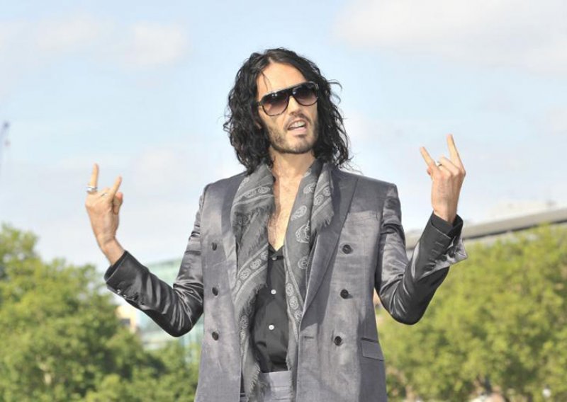 Russell Brand beskućnika odveo kući na ručak