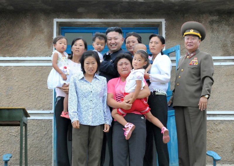 U Sjevernu Koreju stigle žene u hlačama i pizze