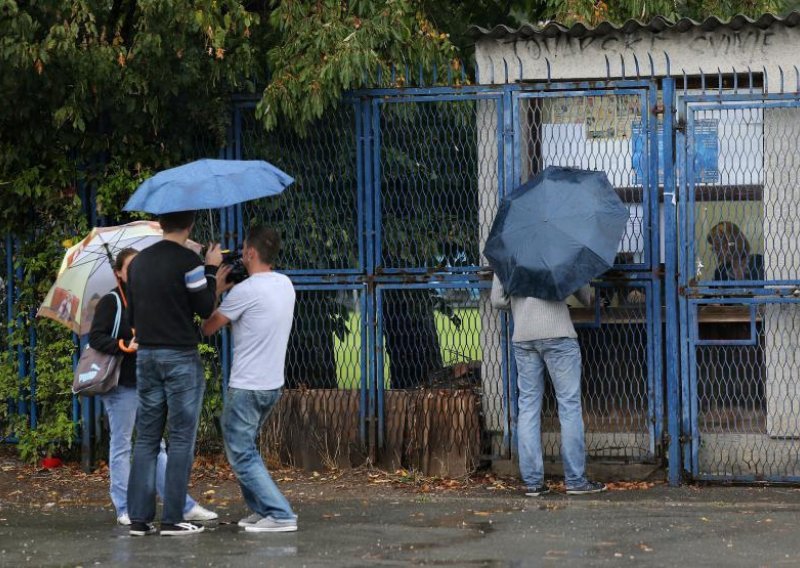 Nema gužve, kiša ohladila Dinamove navijače