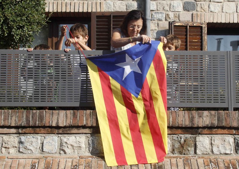 Policija plijeni listiće za katalonski referendum o neovisnosti