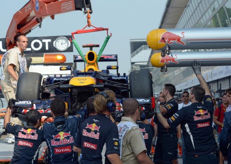 Renault se ispričao Red Bullu zbog kvara na bolidu