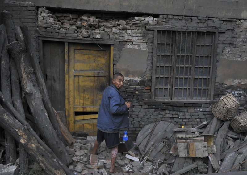 Raste broj poginulih u potresima u Kini