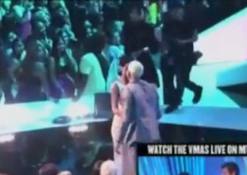 Chris Brown i Rihanna šokirali publiku