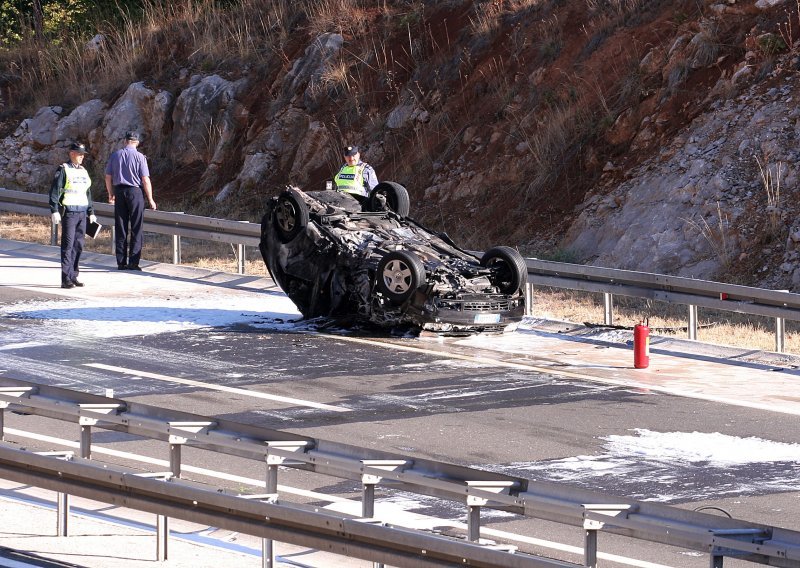 U nesreći na A1 dvoje poginulih, troje ozlijeđenih