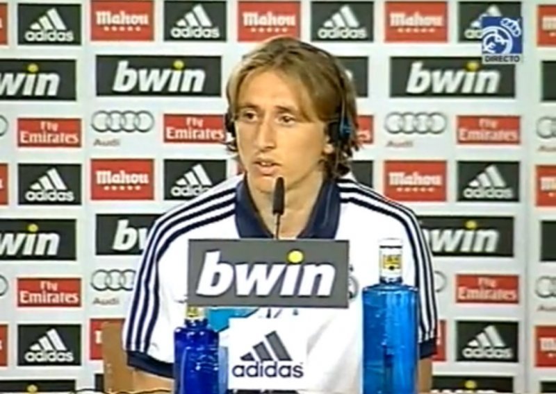 Modric finally signs with Real Madrid