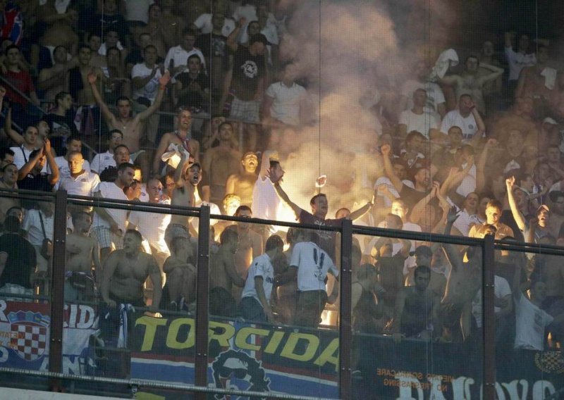 Trojici Hajdukovih navijača uvjetna zatvorska kazna