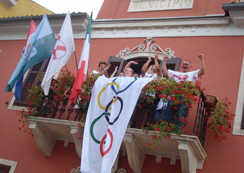 Predsjednik Josipović i župan Jakovčić čestitali zlatnom novigradskom olimpijcu
