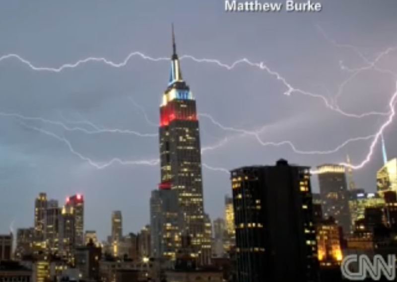 Fascinantne snimke superoluje nad New Yorkom!
