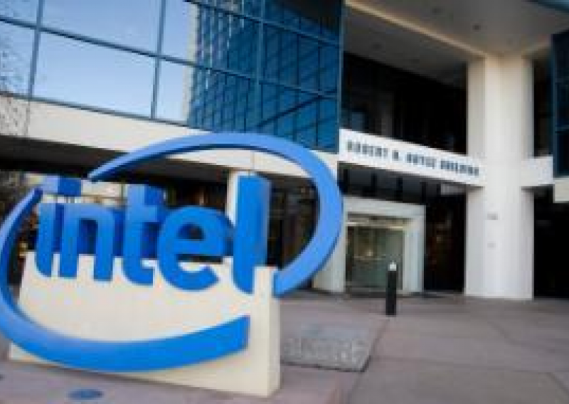 Intel snizio poslovne procjene
