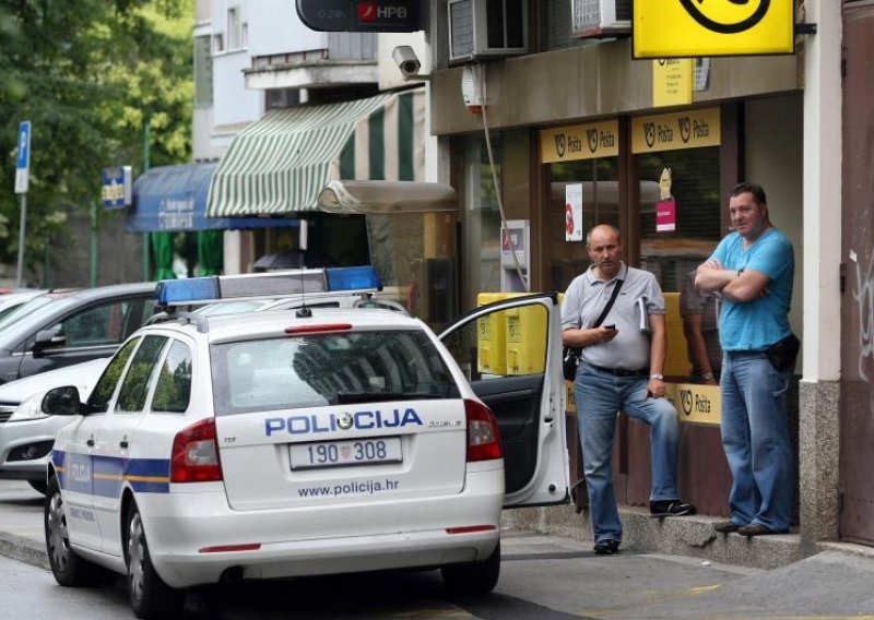 Ranojutarnja pljačka pošte u Prečkom