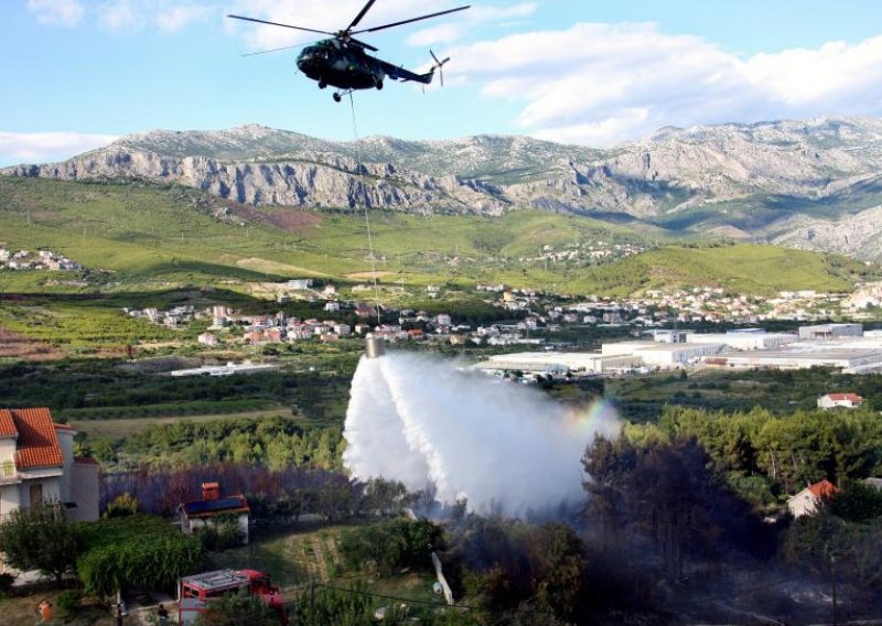 Vlada dva vojna helikoptera poslala u Crnu Goru