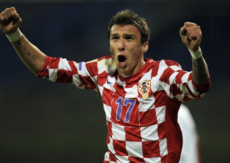 Mandžukić službeno Bayernova devetka