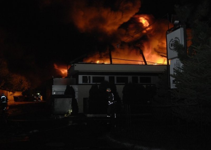 Ugašen veliki požar u Karlovcu