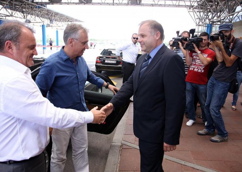 Kako su dvojica Ostojića dočekali turiste na Bregeni