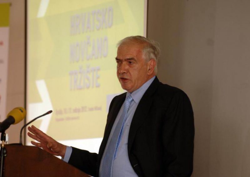 Rohatinski gives farewell address at HNB Council meeting