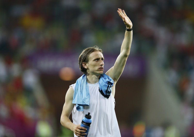 Modrić se zaletio i opet razočarao navijače 'spursa'