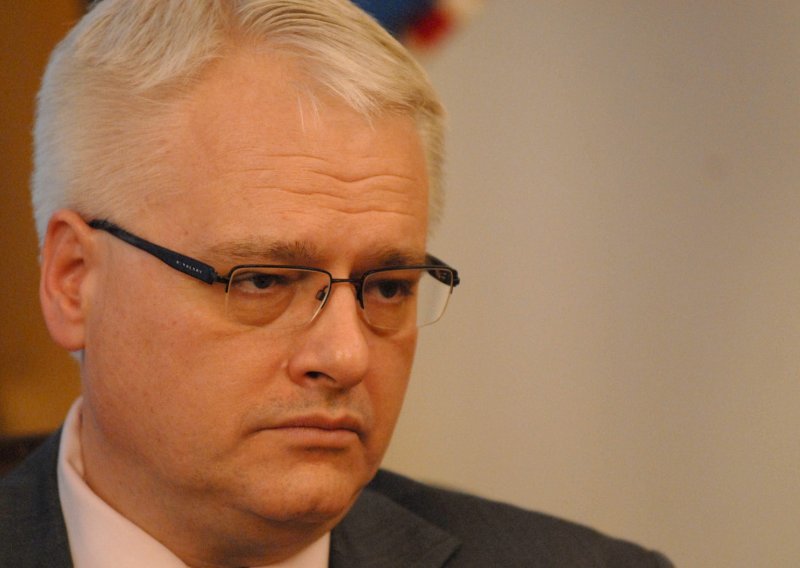 Josipovic asks for assessment of constitutionality of law invalidating Serbian indictments