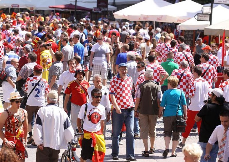 Neočekivane prepreke za hrvatske navijače