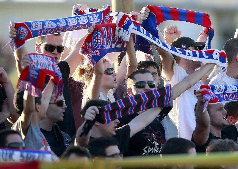 Torcida na treningu Hajduka: Imate bezrezervnu podršku