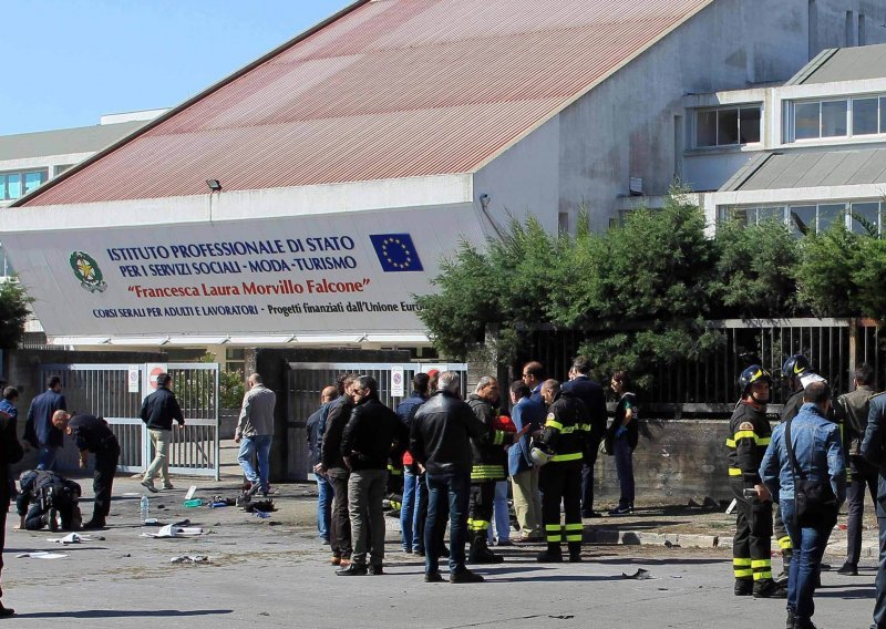 Učenica poginula u eksplozijama na jugu Italije