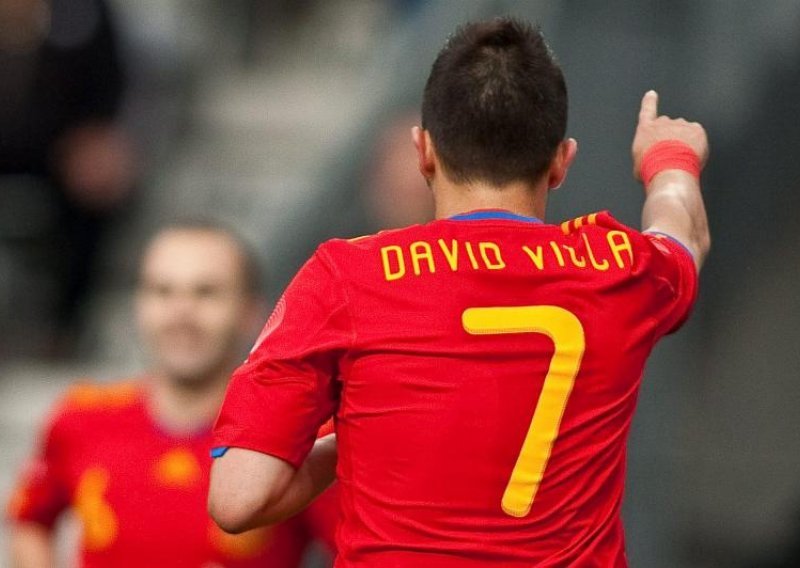 Može li David Villa 'skinuti' Michela Platinija?