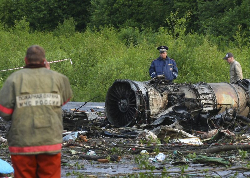 Srušio se avion s hokejašima, 43 mrtva