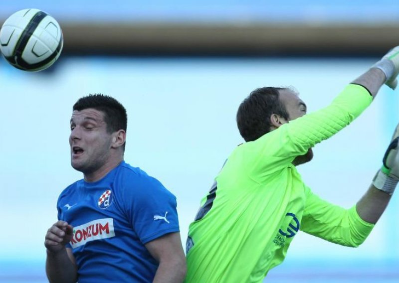 Belupu Europa, poraz Hajduka, remi u Maksimiru