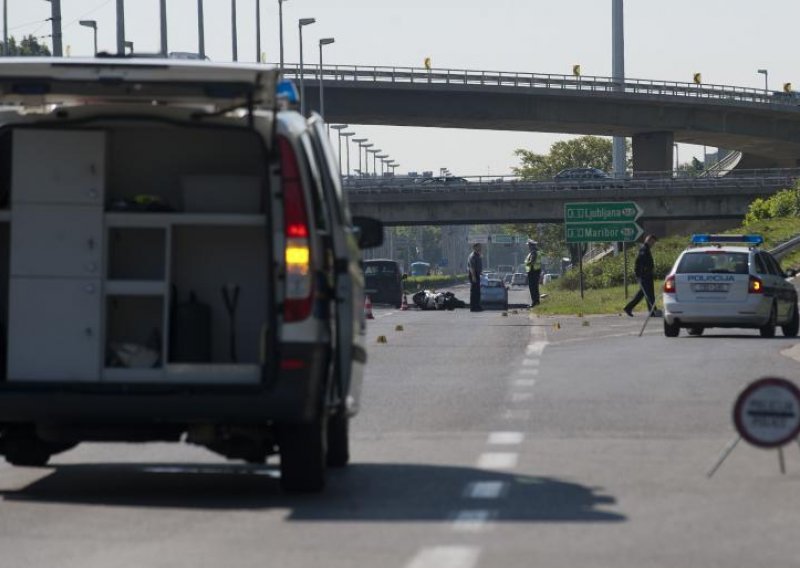 Sudarili se motociklisti, auto naletio na pješaka