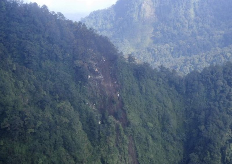Indonezijski spasioci opazili olupinu zrakoplova
