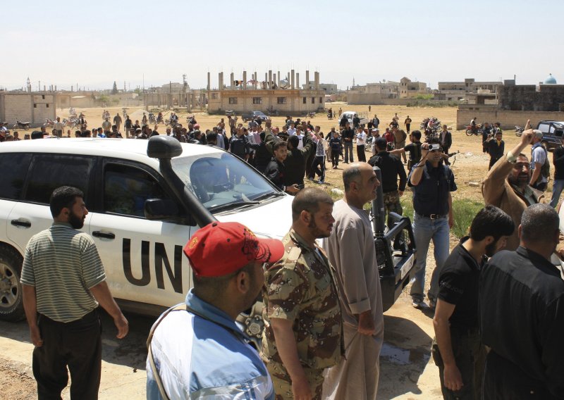 Sirija: Eksplozija pokraj konvoja UN-ovih promatrača