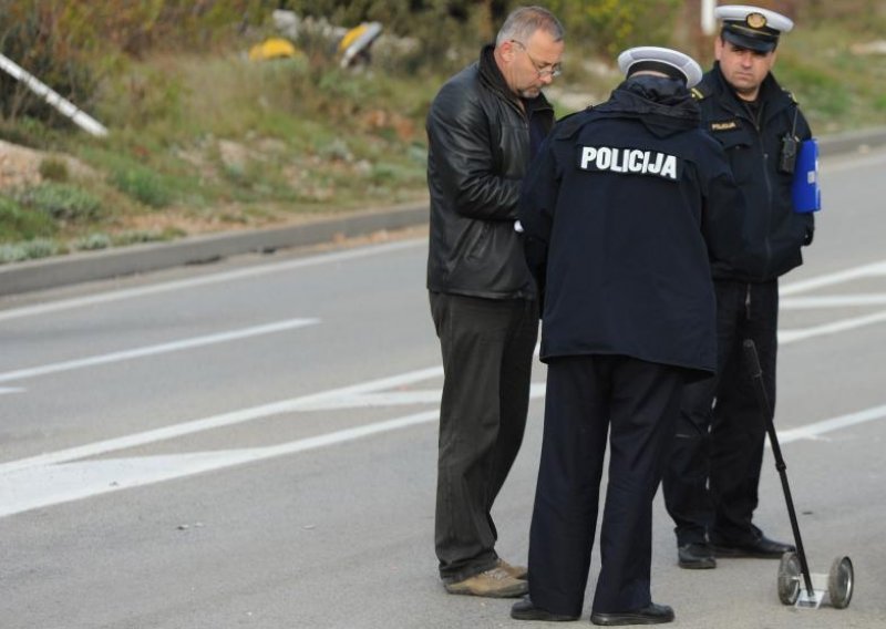 U prometnoj nesreći poginuo slovenski motociklist