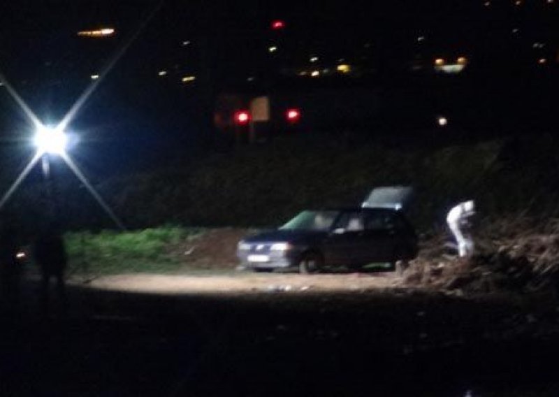 Macedonian police clash with youths after killings