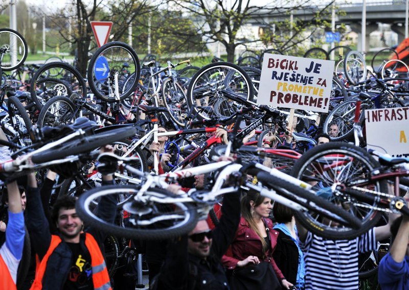 Prosvjedi biciklista u Londonu, Edinburghu i Rimu
